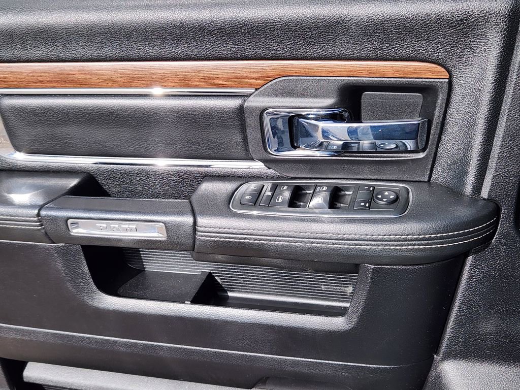 Used 2014 RAM 3500 Laramie w/ Convenience Group image 6