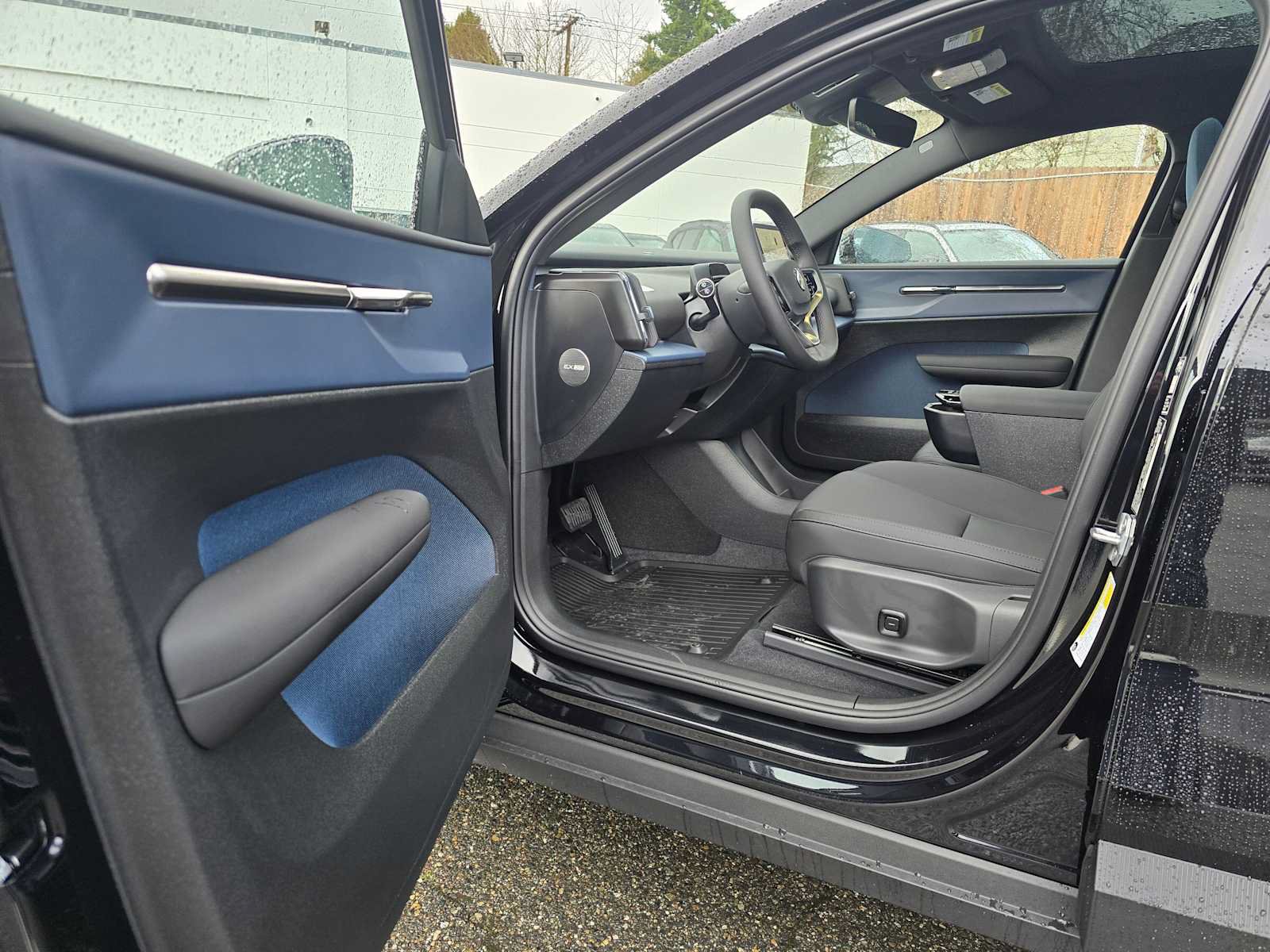 New 2026 Volvo EX30 Ultra w/ Protection Package Premier AWD/4WD image 28