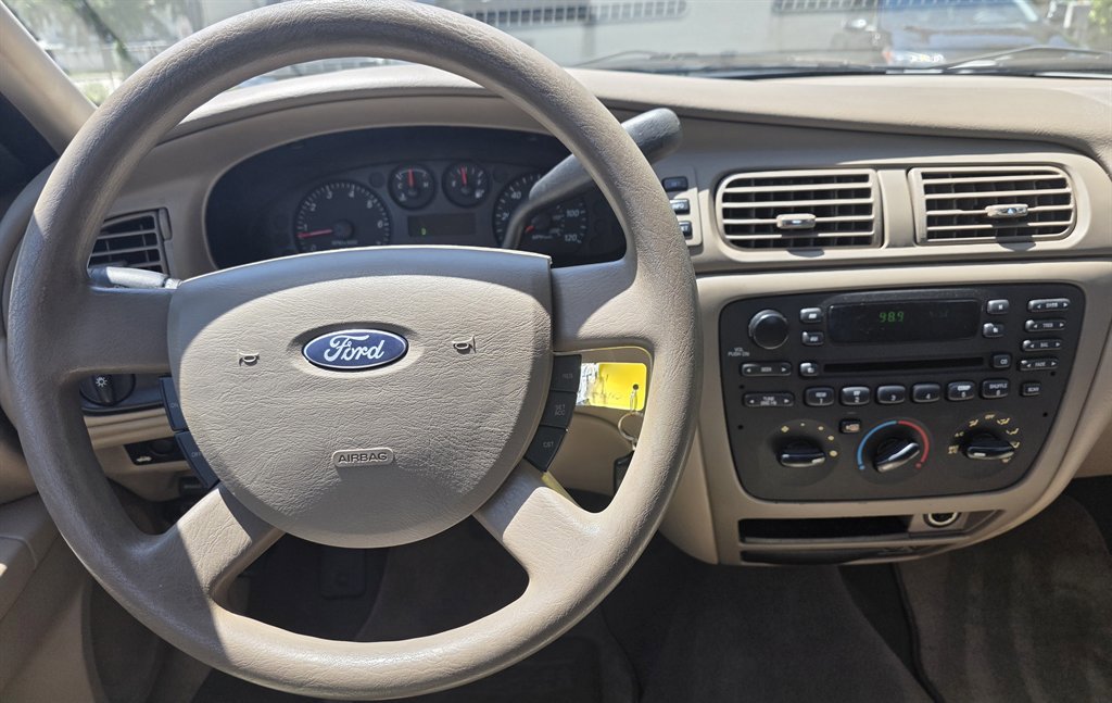 Used 2007 Ford Taurus SE FWD image 15