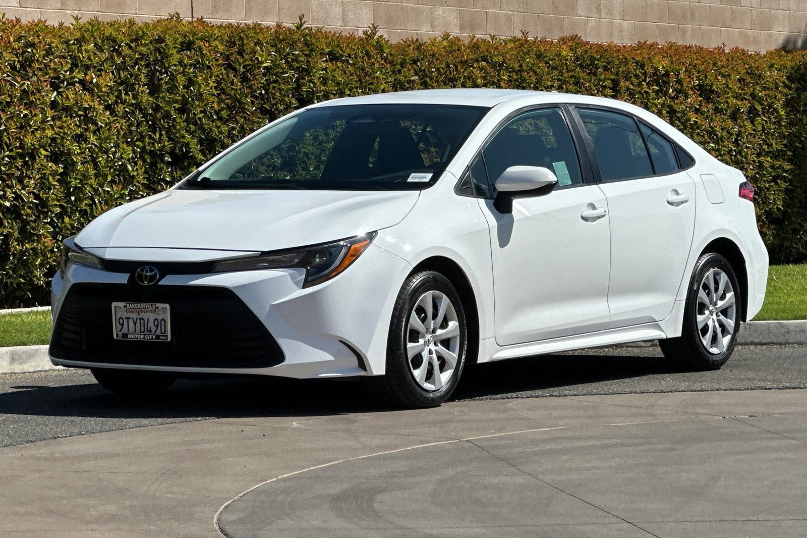 Used 2025 Toyota Corolla LE FWD image 8