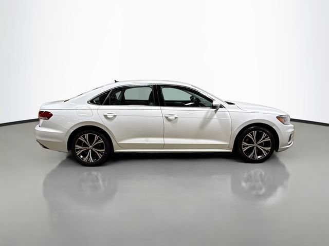 Used 2021 Volkswagen Passat 2.0T SE FWD image 5