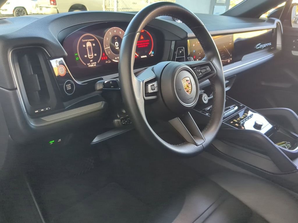 Used 2024 Porsche Cayenne Coupe image 19