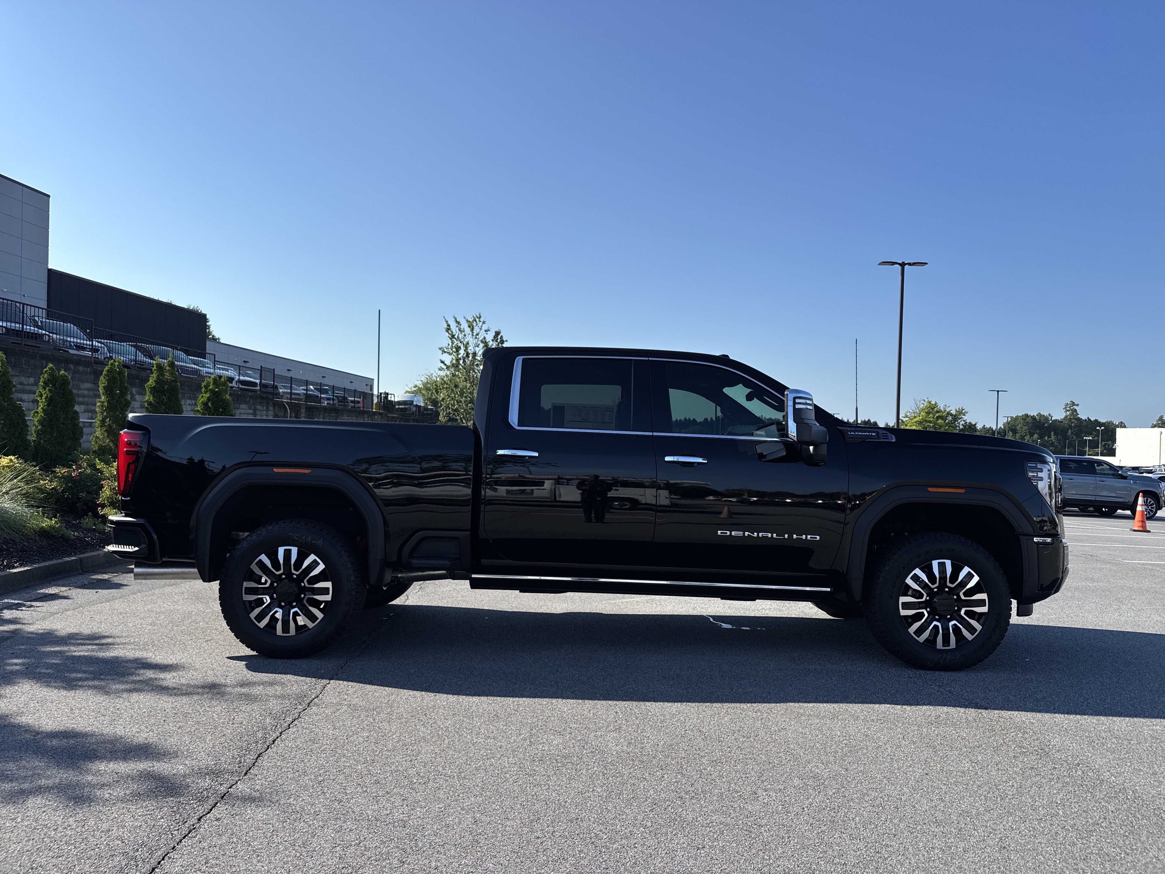 New 2026 GMC Sierra 2500 Denali Ultimate AWD/4WD image 11