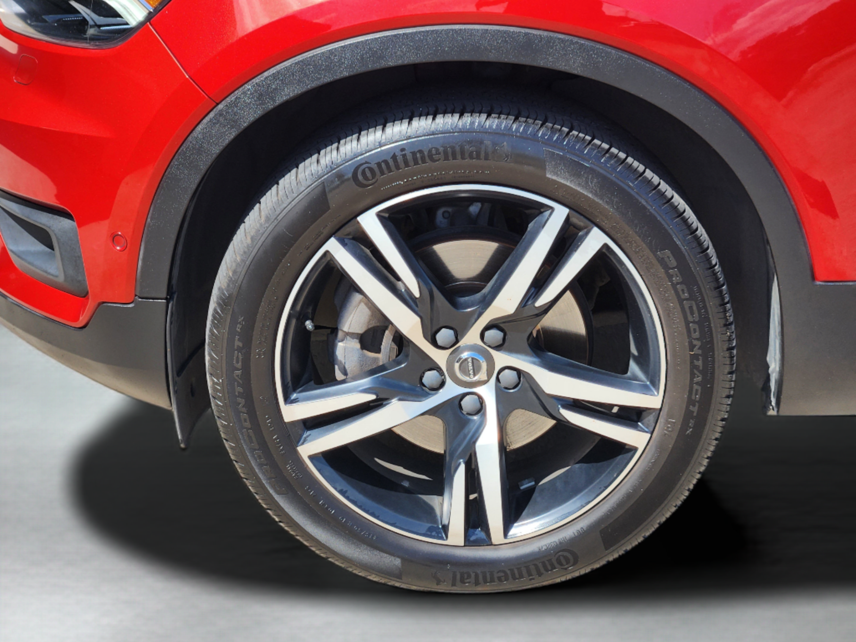 Used 2019 Volvo XC40 T5 R-Design AWD/4WD image 39