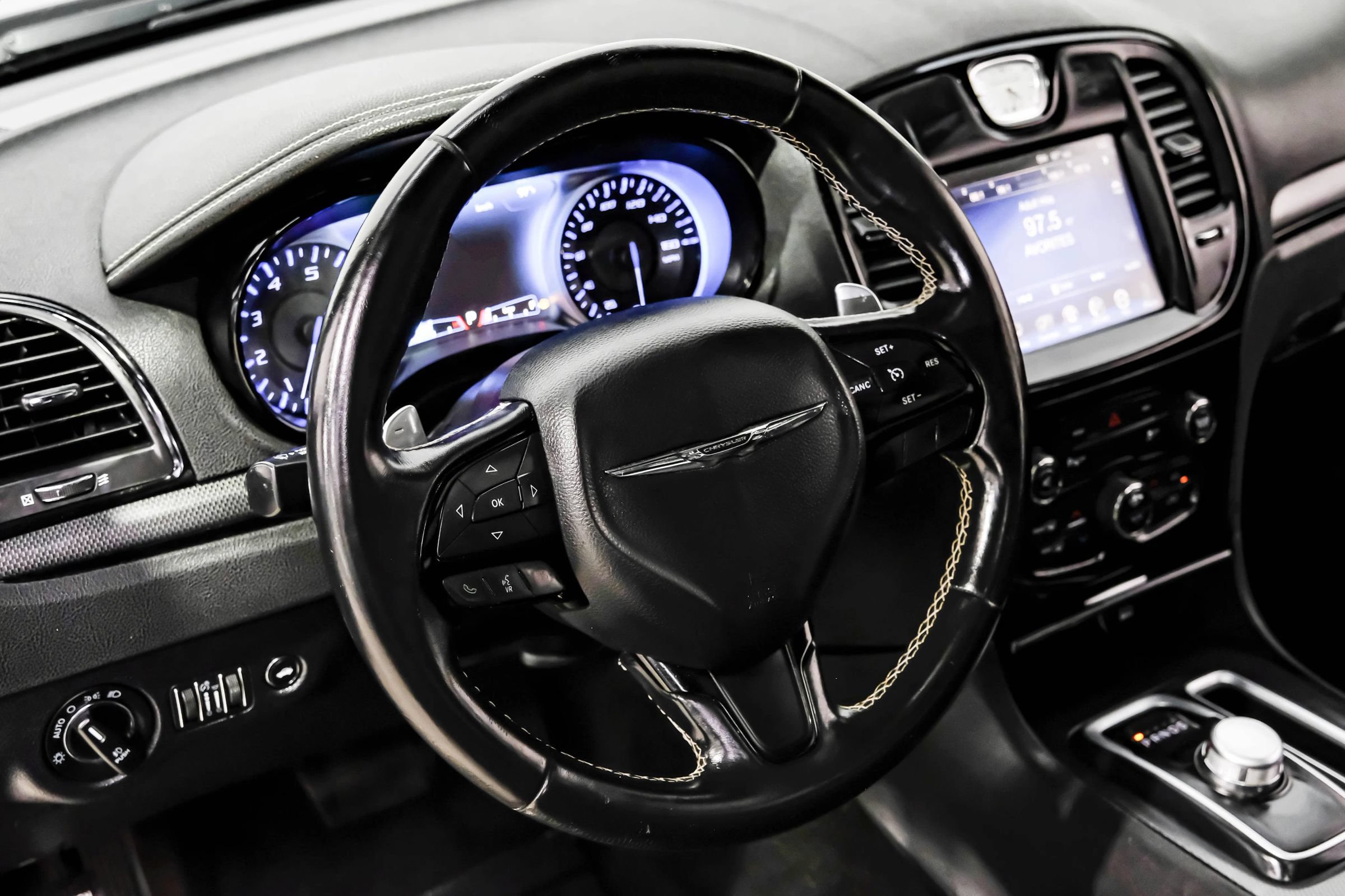 Used 2015 Chrysler 300 S w/ 300S Premium Group RWD image 23