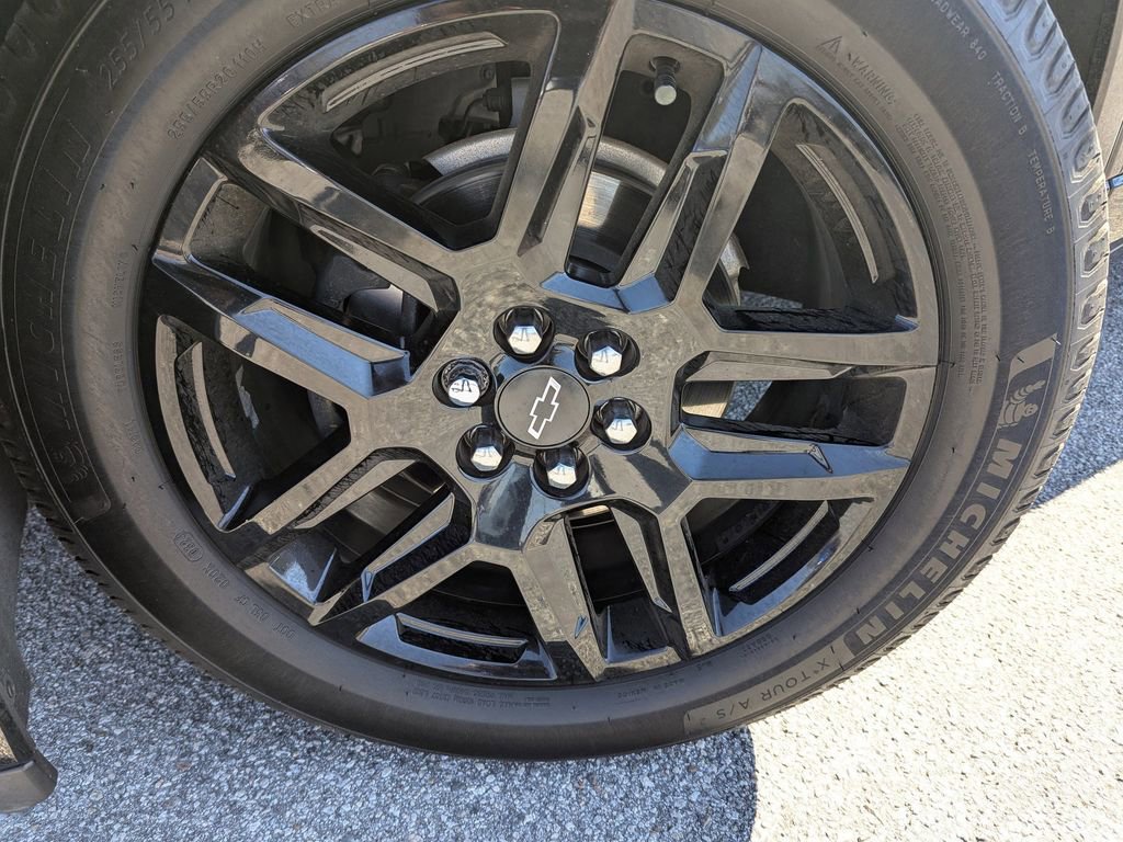 Used 2020 Chevrolet Traverse Premier image 32