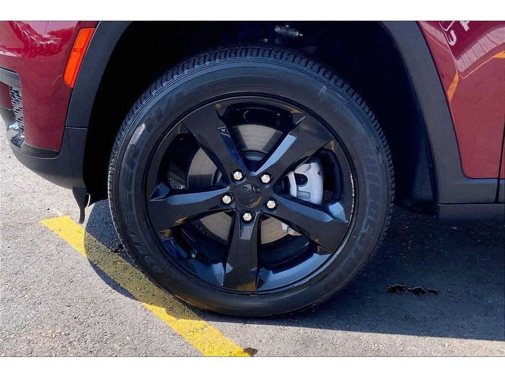 Used 2023 Jeep Grand Cherokee L Laredo AWD/4WD image 10
