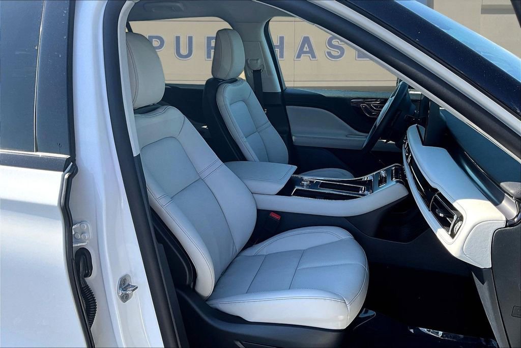 New 2026 Lincoln Aviator AWD image 11
