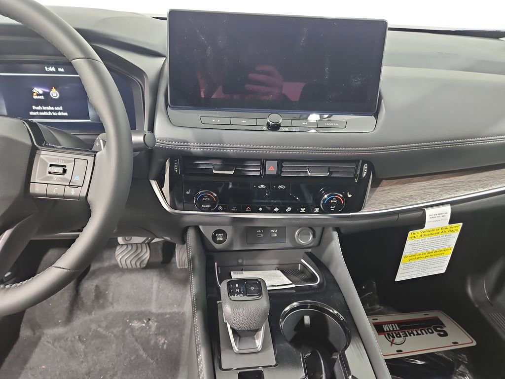 New 2026 Nissan Rogue Platinum image 18