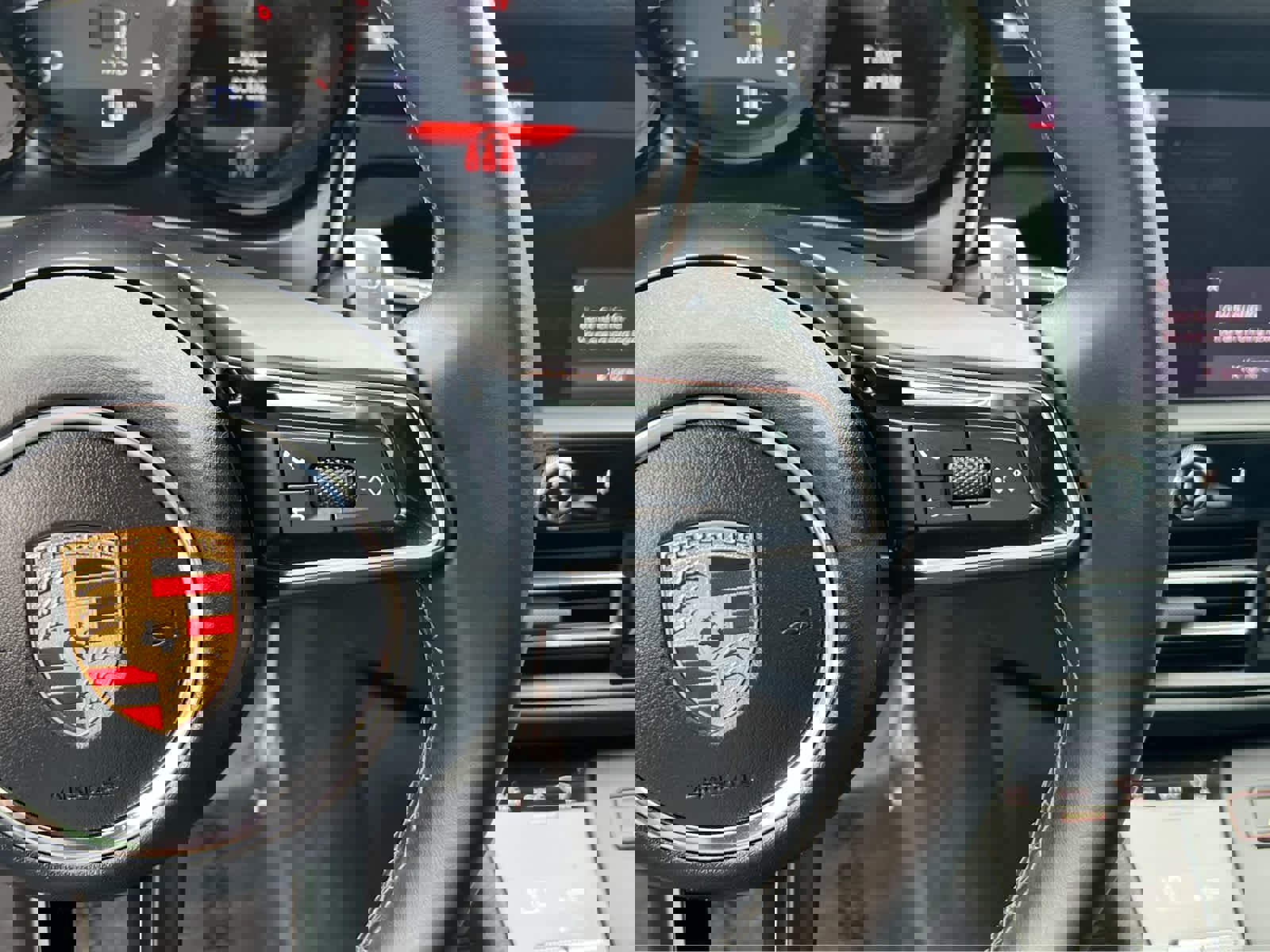 Used 2024 Porsche Macan image 34