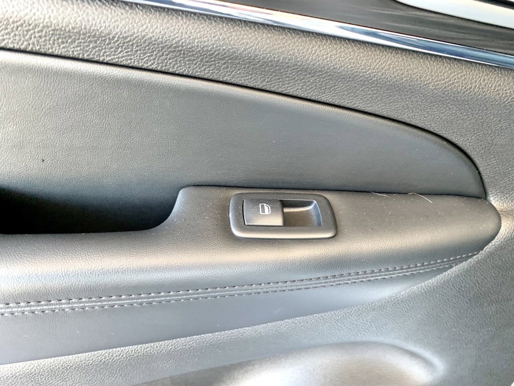 Used 2020 Jeep Grand Cherokee Limited w/ Luxury Group II image 20