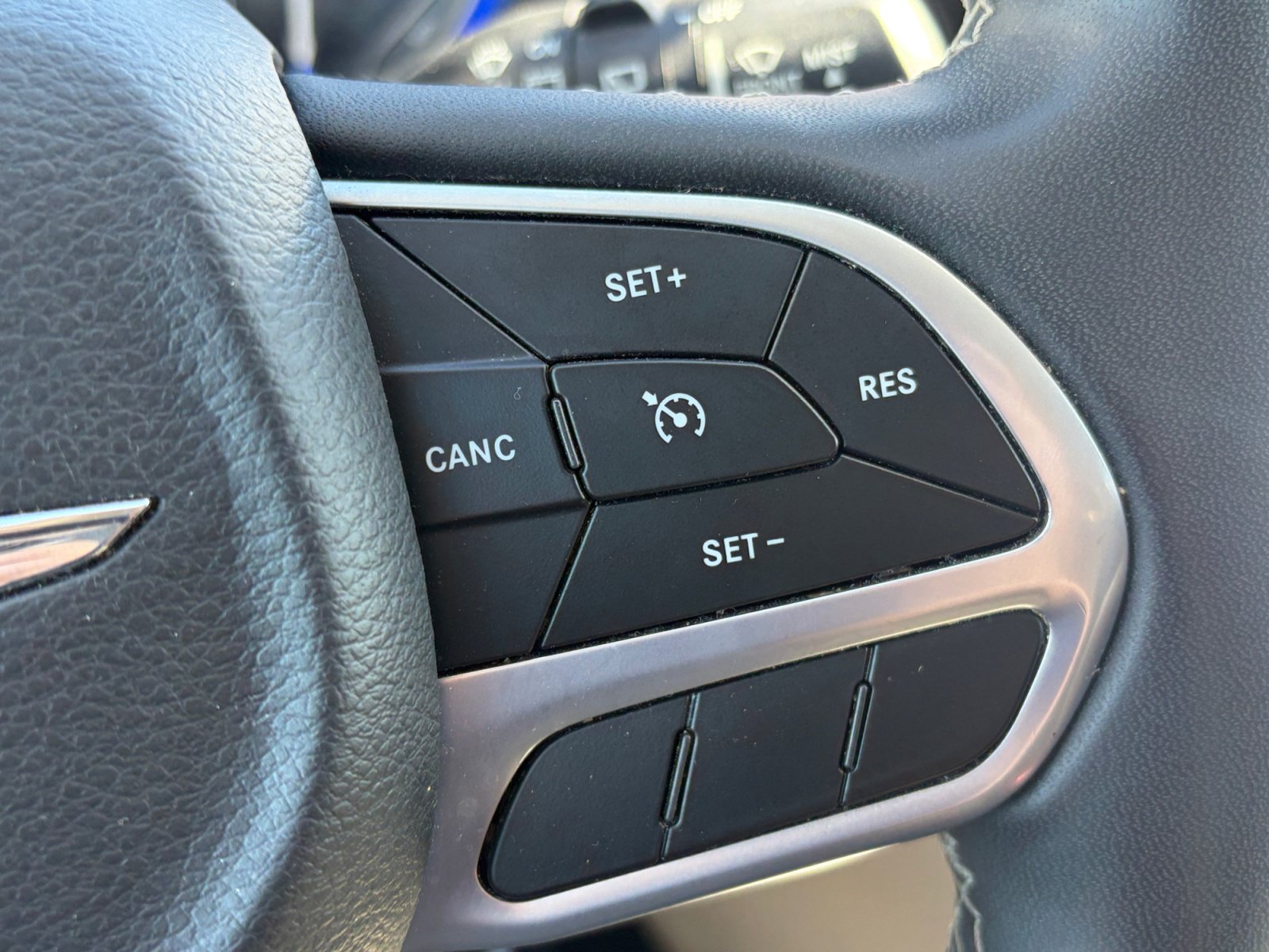 Used 2022 Chrysler Voyager LX FWD image 21