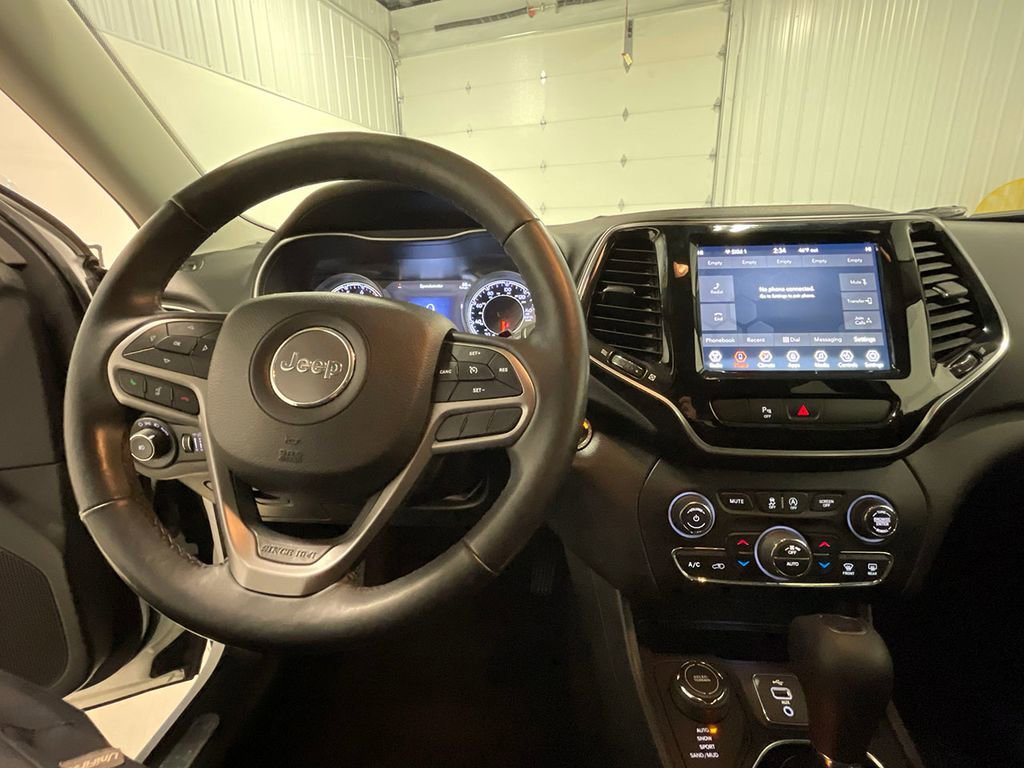 Used 2019 Jeep Cherokee Limited AWD/4WD image 37