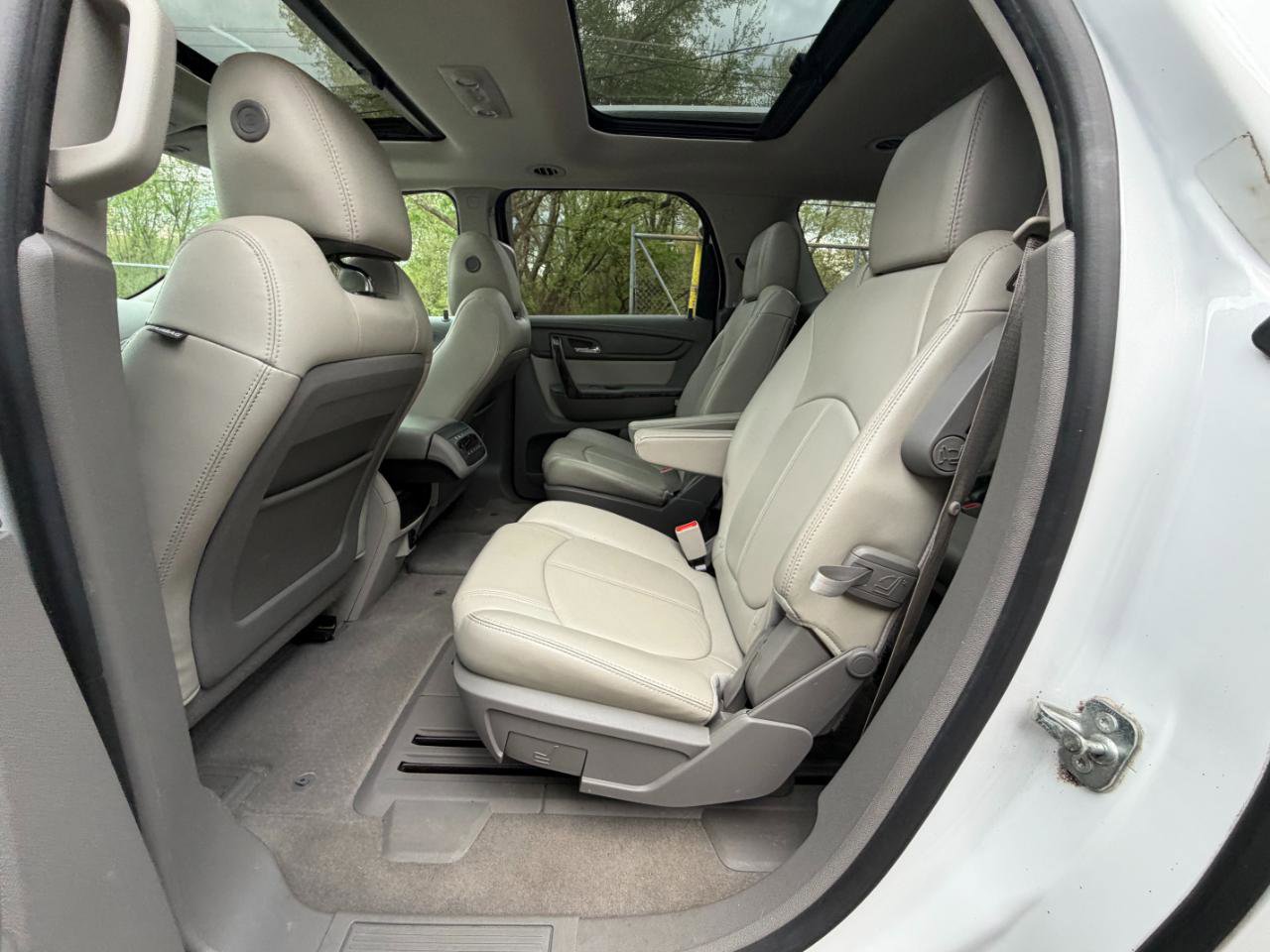 Used 2017 GMC Acadia Limited SLT image 25