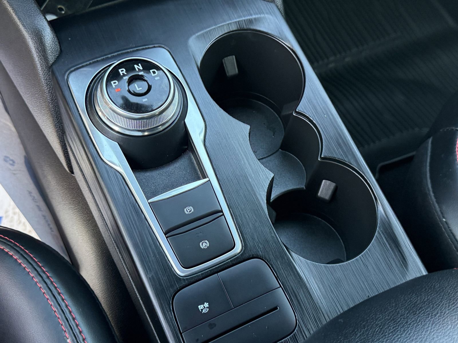 Certified 2025 Ford Escape ST-Line Elite image 23