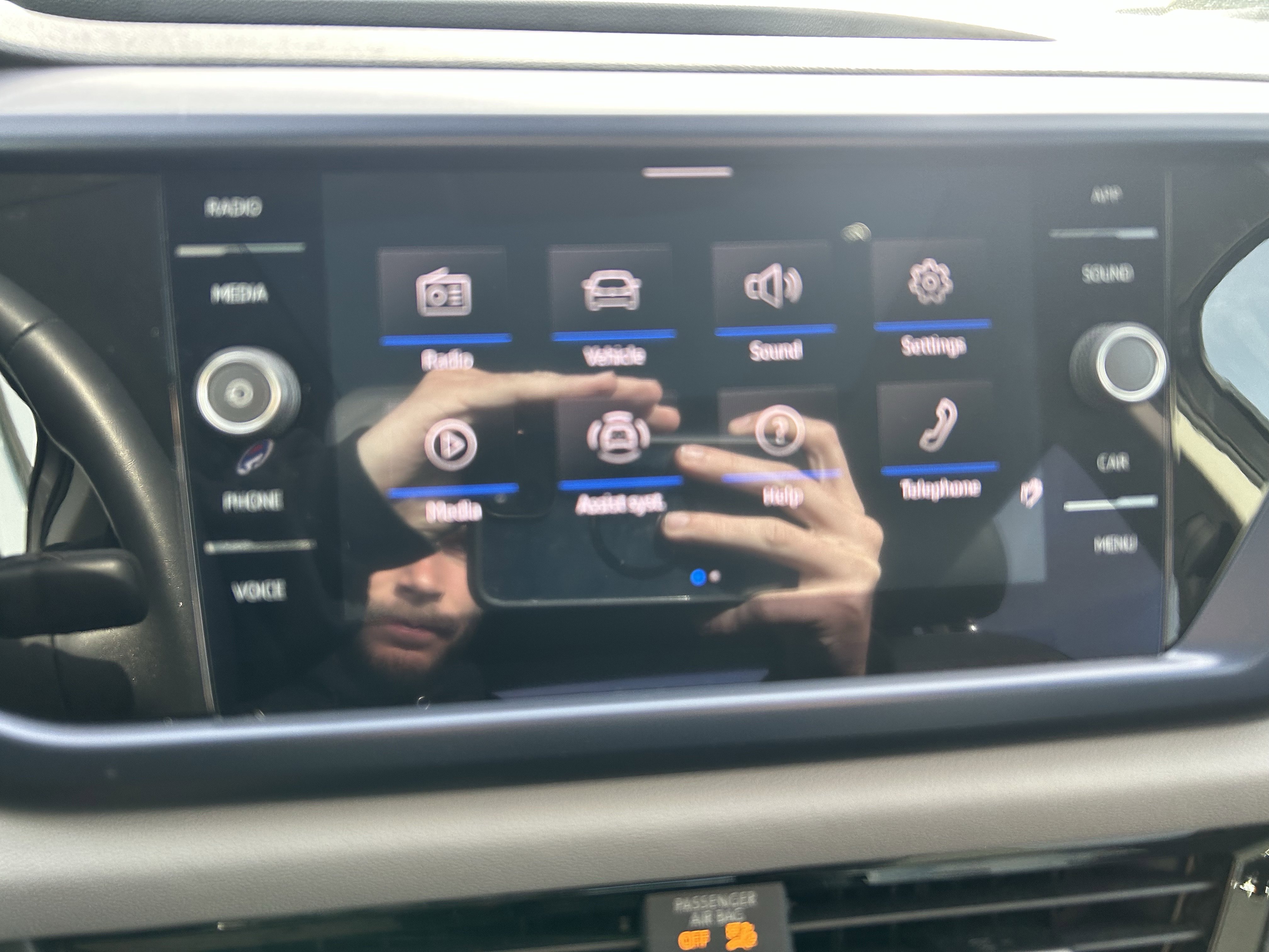 Certified 2023 Volkswagen Taos SE w/ Panoramic Sunroof Package image 12