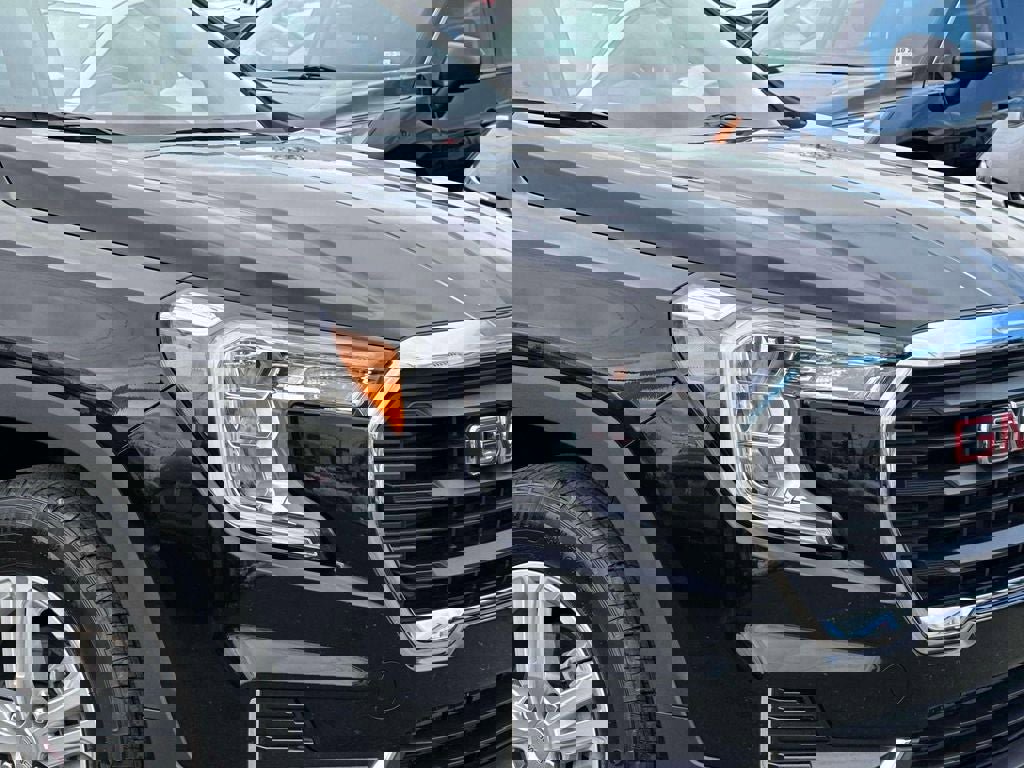 Used 2024 GMC Terrain SLE image 8