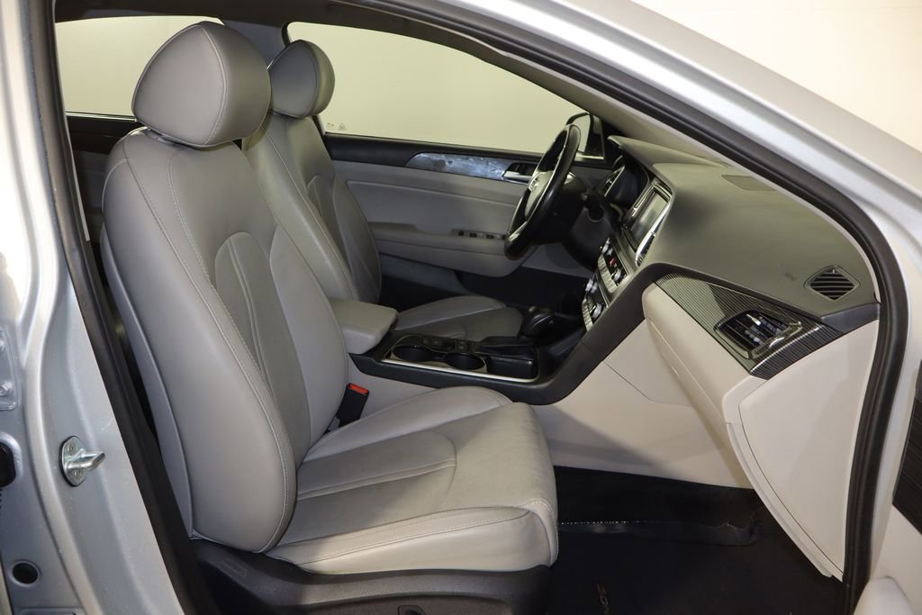Used 2019 Hyundai Sonata Limited w/ Ultimate Package 04 image 19