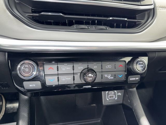 Used 2024 Jeep Compass Limited image 22