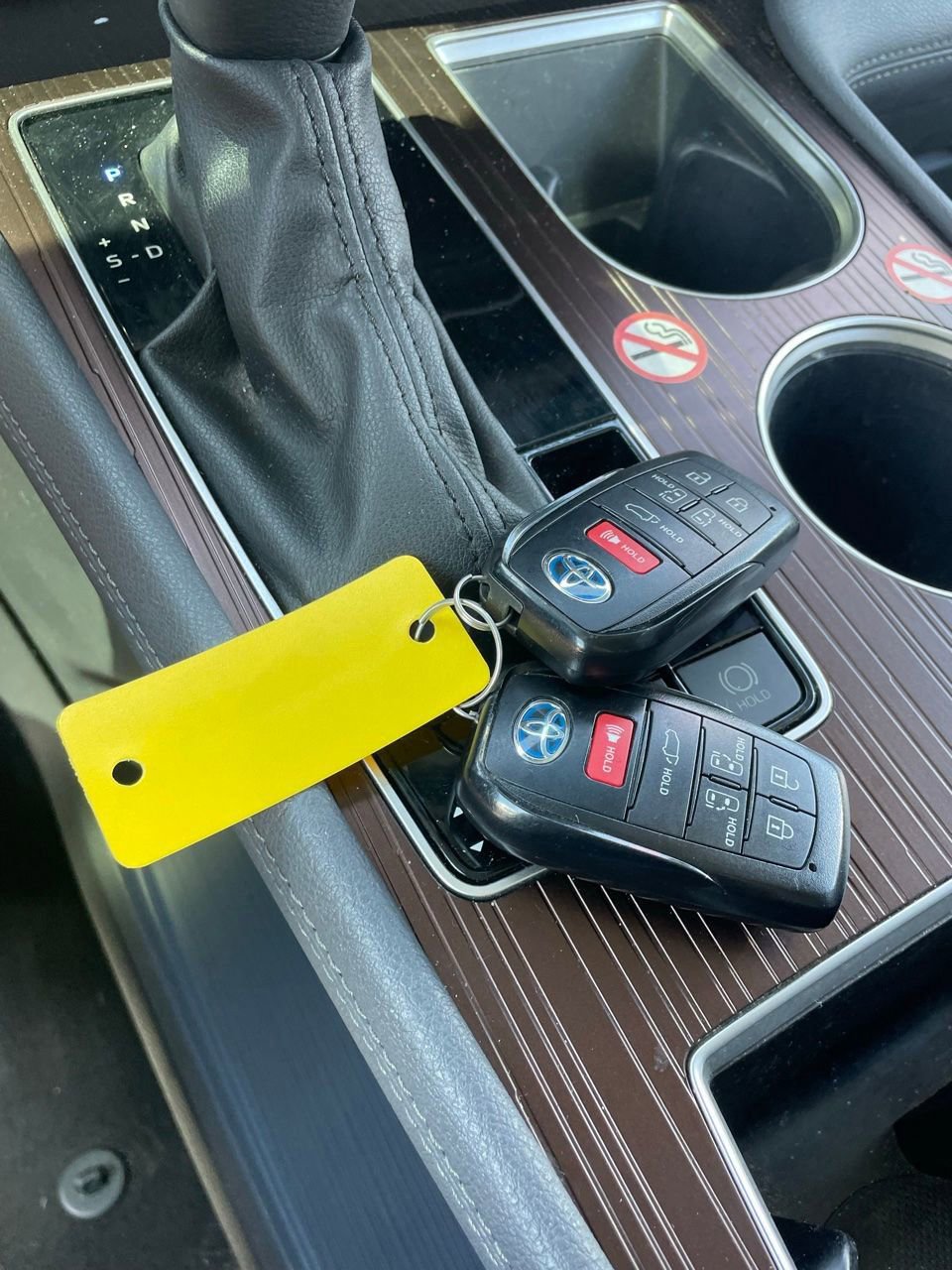 Used 2024 Toyota Sienna XLE FWD image 11