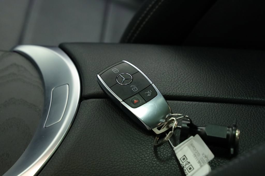 Used 2022 Mercedes-Benz GLC 300 4MATIC w/ Premium Package Lite image 38
