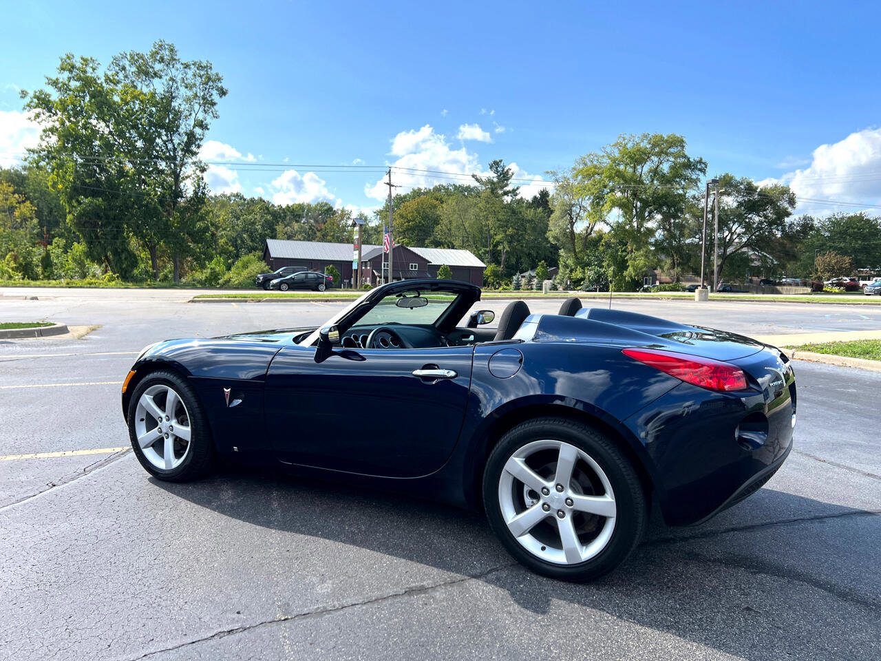 Used 2006 Pontiac Solstice Roadster w/ Power Package image 4