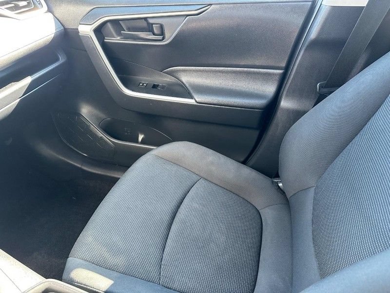 Used 2021 Toyota RAV4 LE AWD/4WD image 21