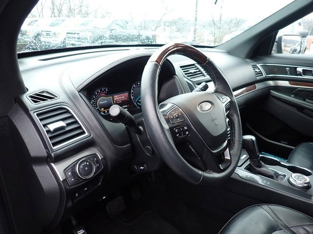 Used 2019 Ford Explorer Platinum image 15