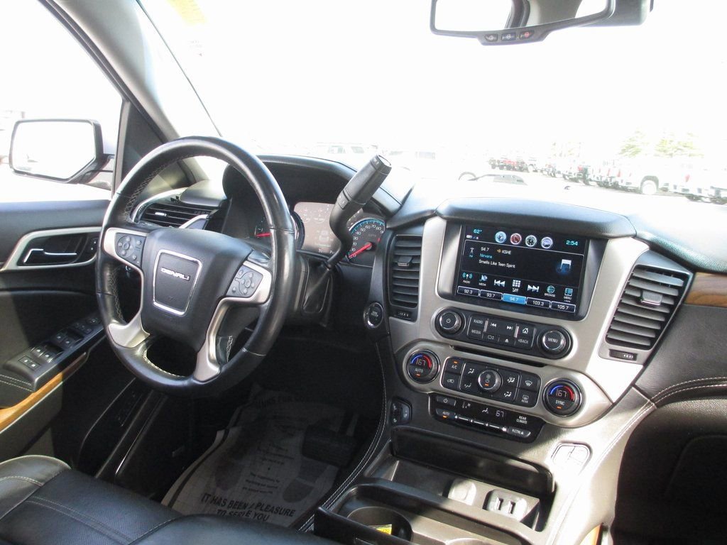 Used 2019 GMC Yukon XL Denali image 27