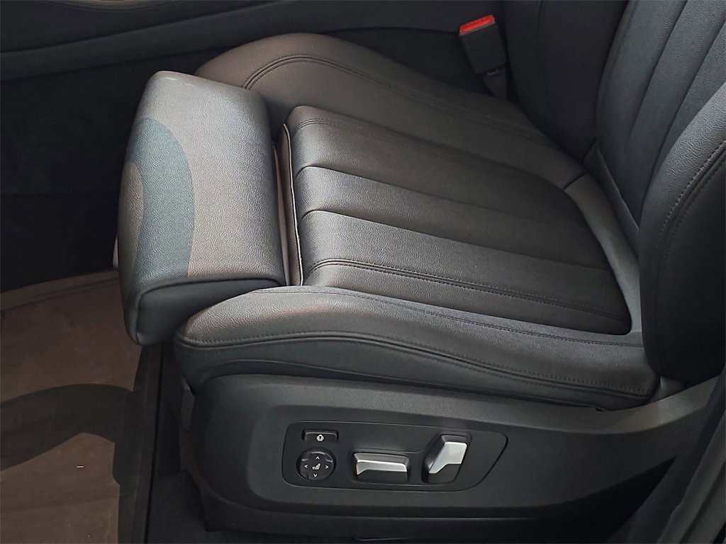 Used 2020 BMW X5 xDrive40i w/ Convenience Package image 31