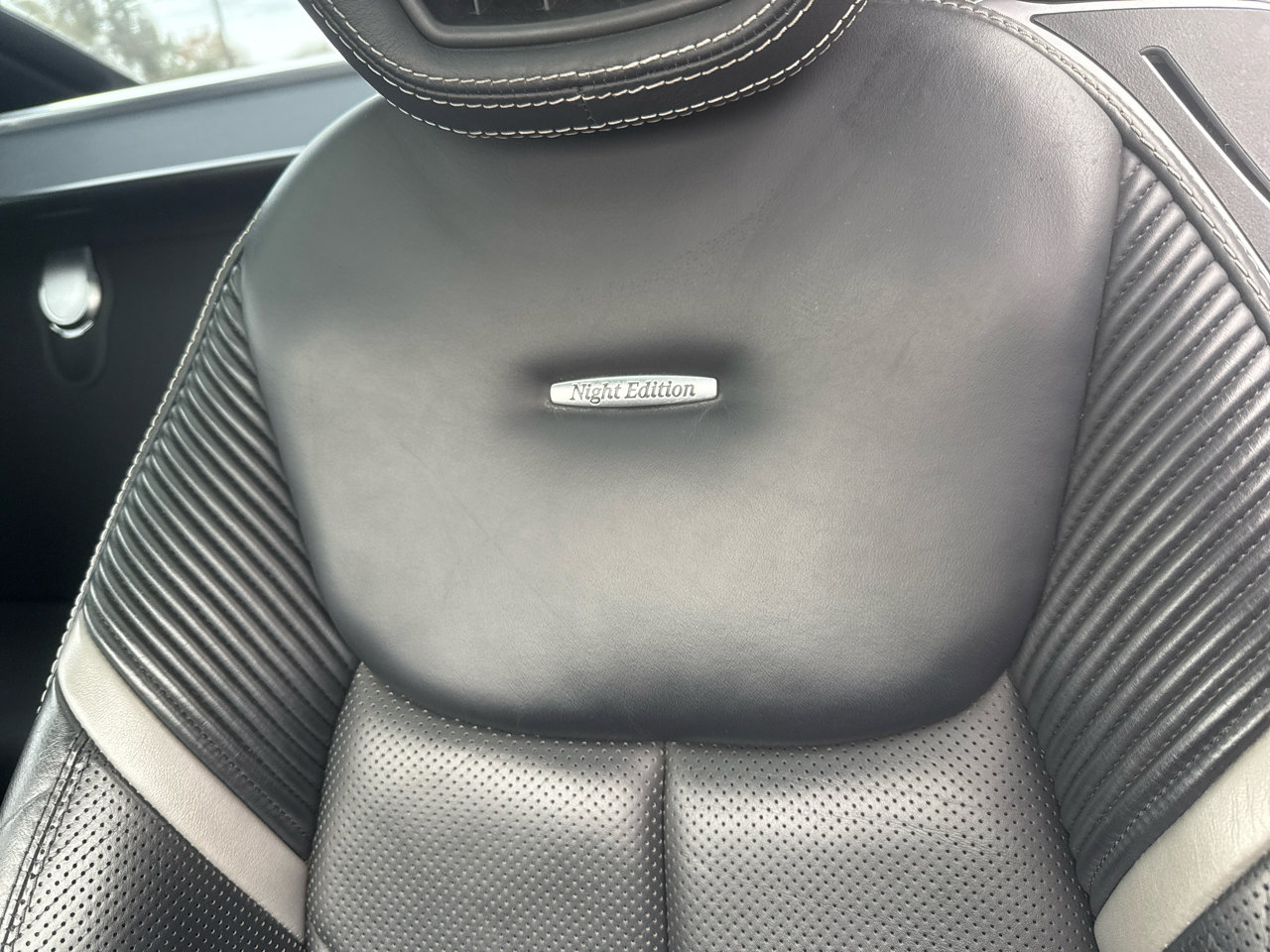 Used 2011 Mercedes-Benz SL 550 image 34