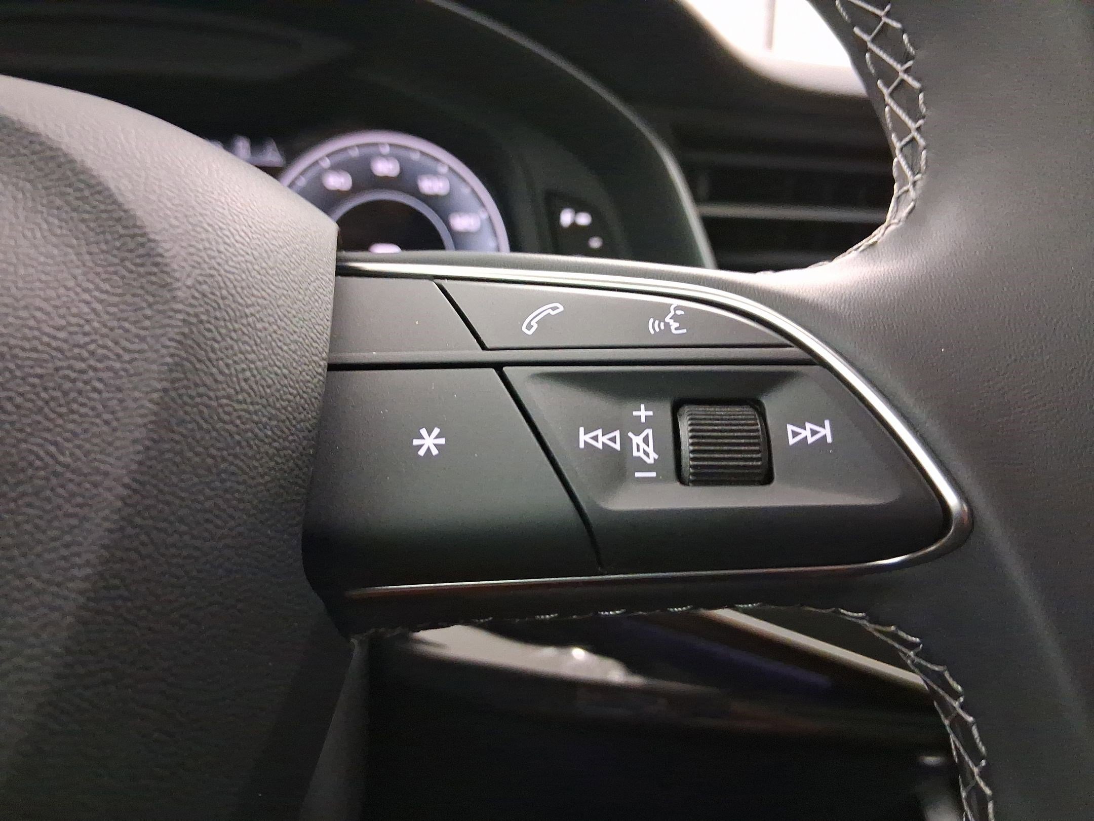 New 2025 Audi Q8 Premium image 21