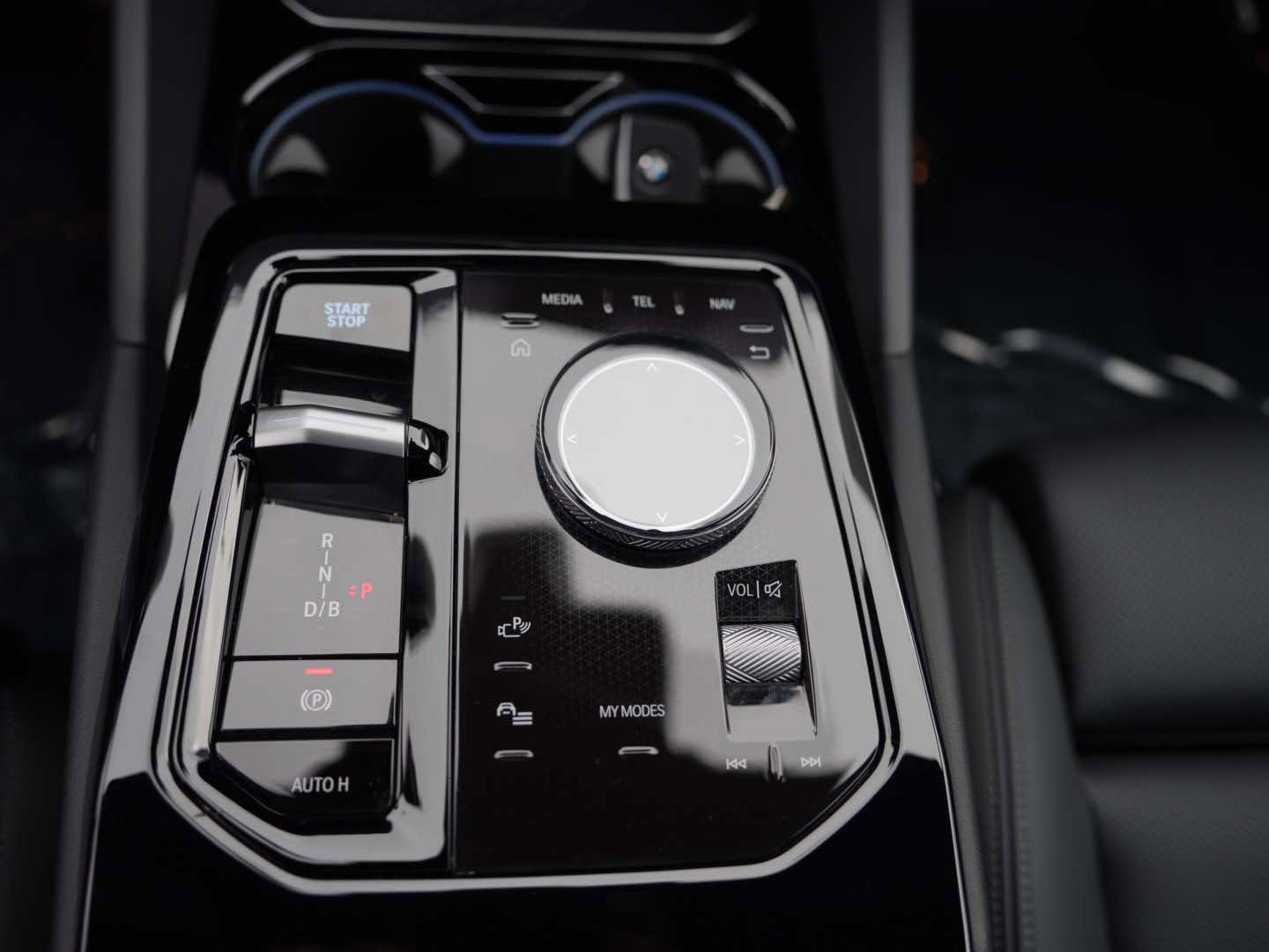 Used 2025 BMW i5 eDrive40i w/ M Sport Package image 23