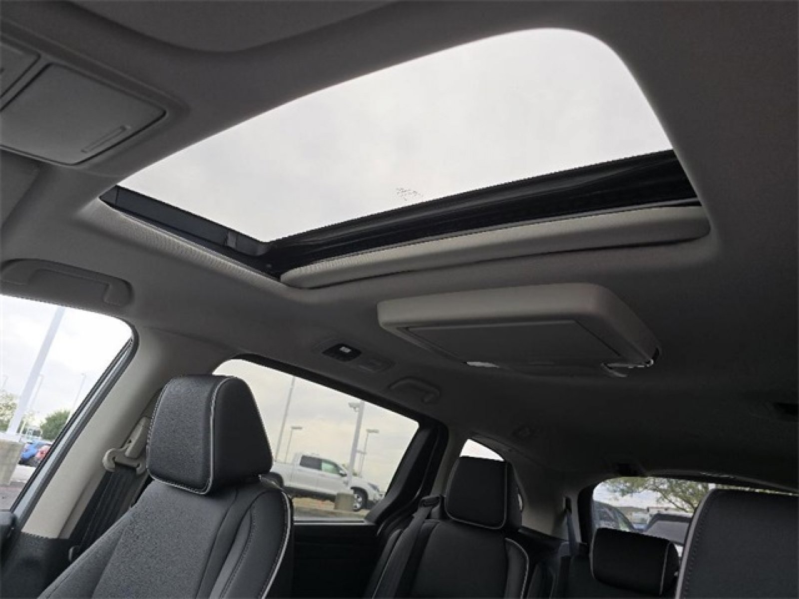 New 2026 Honda Odyssey Touring image 13
