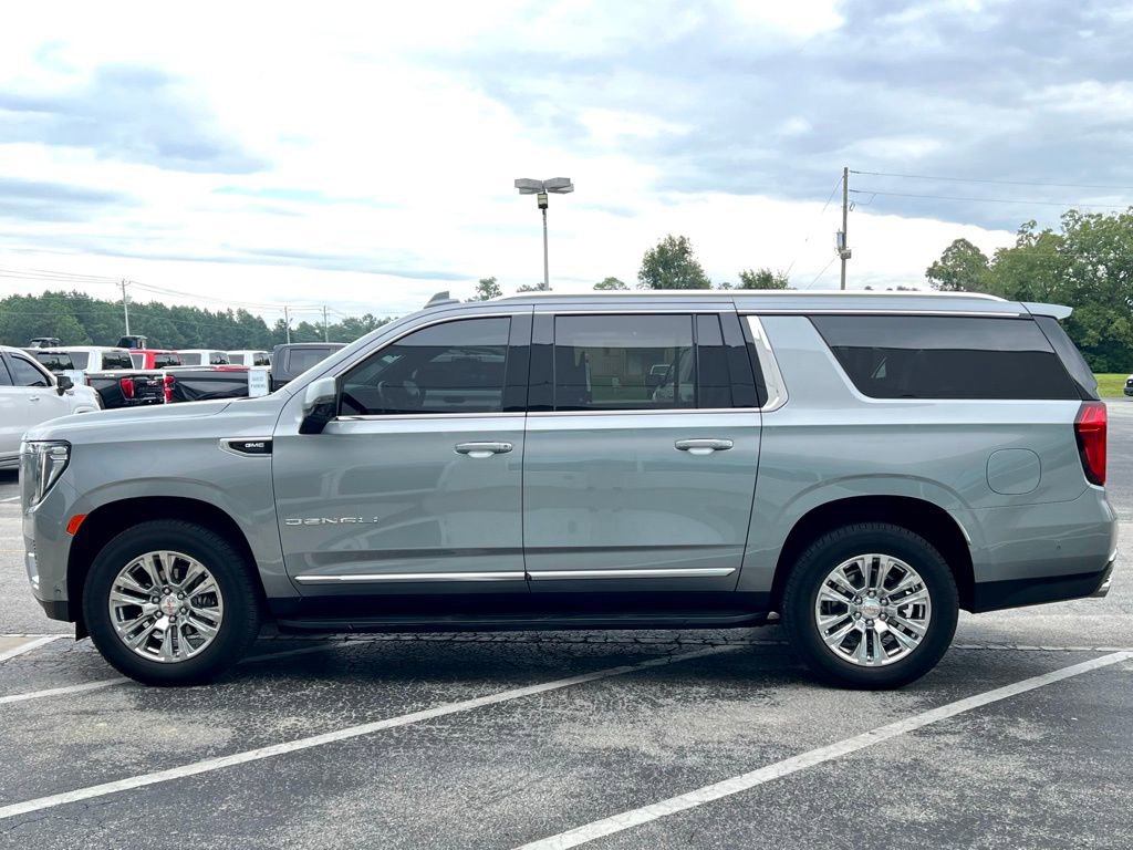 Used 2024 GMC Yukon XL Denali w/ Advanced Technology Package image 9