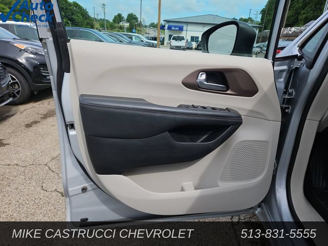 Used 2023 Chrysler Voyager LX FWD image 23