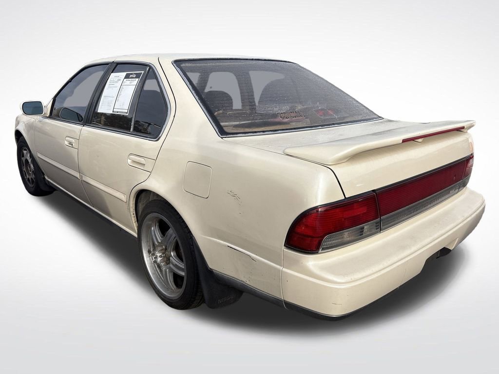 Used 1993 Nissan Maxima GXE image 4
