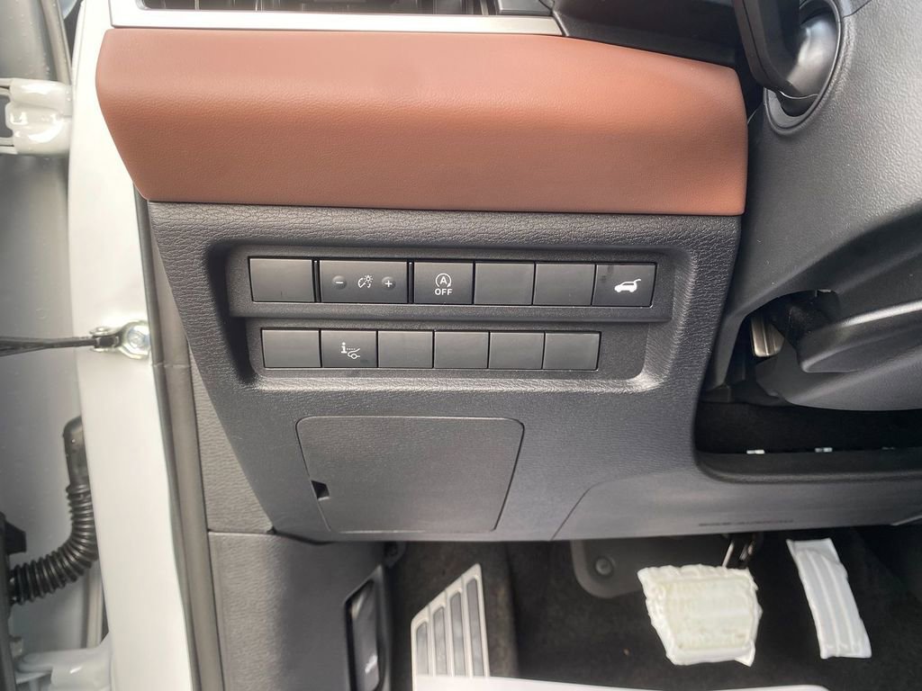 New 2026 Mitsubishi Outlander SEL FWD image 14