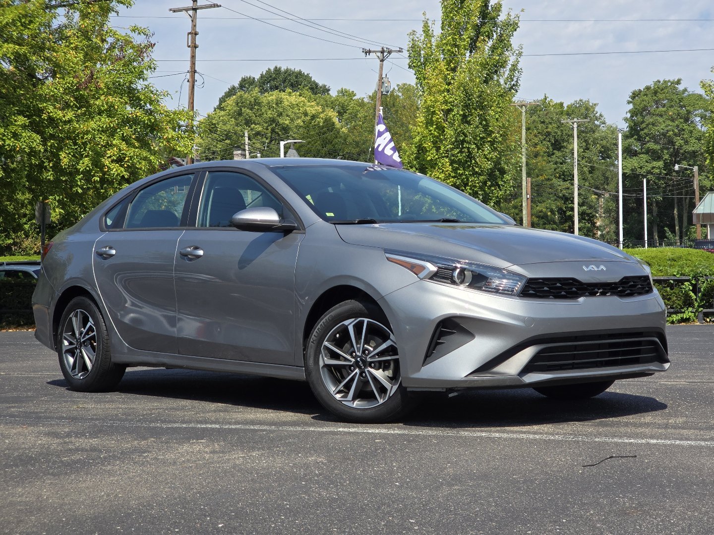 Used 2023 Kia Forte LXS FWD image 2