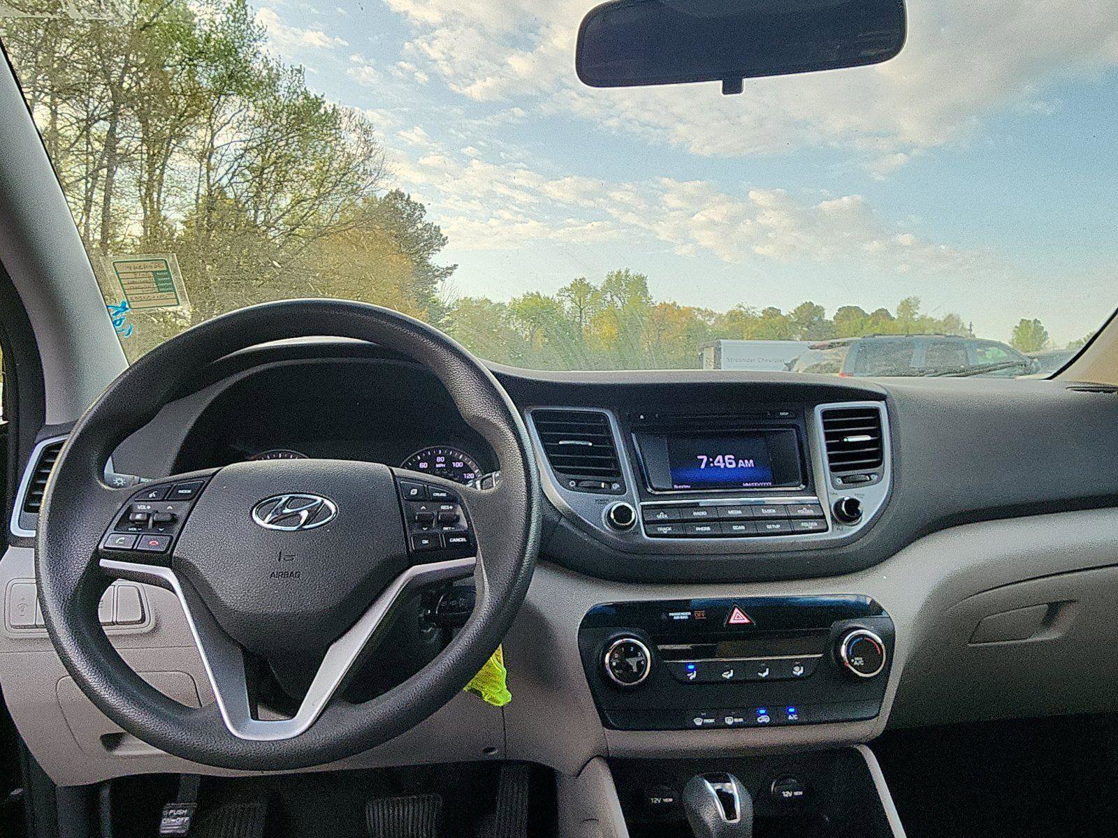 Used 2018 Hyundai Tucson SE image 16