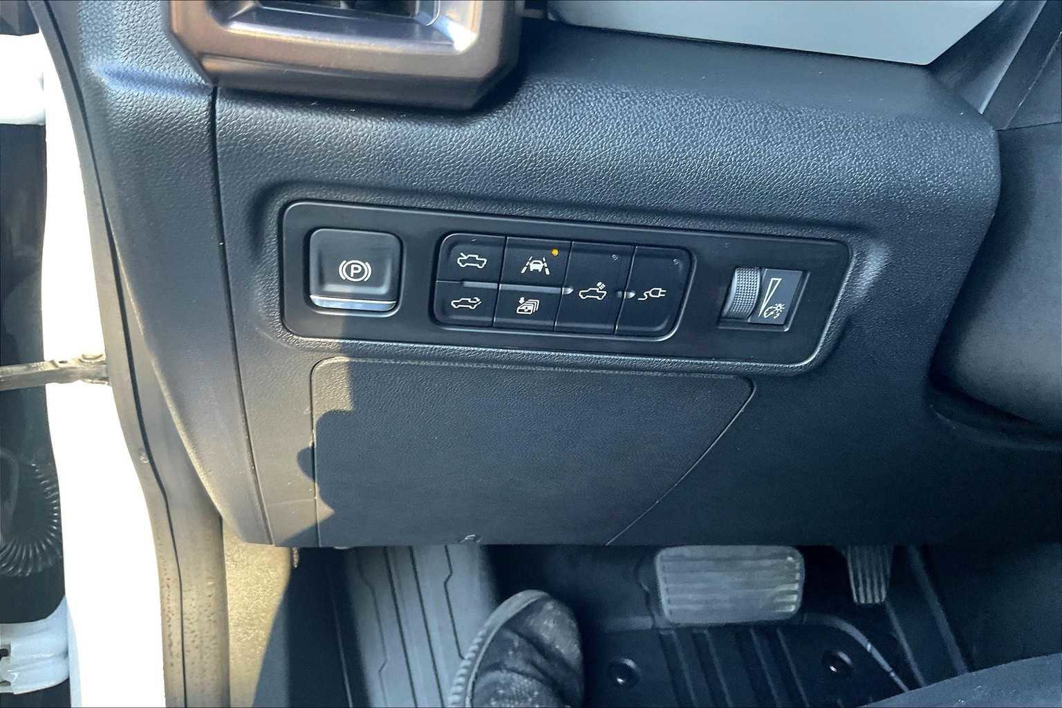 Used 2025 GMC Hummer EV 2X image 40