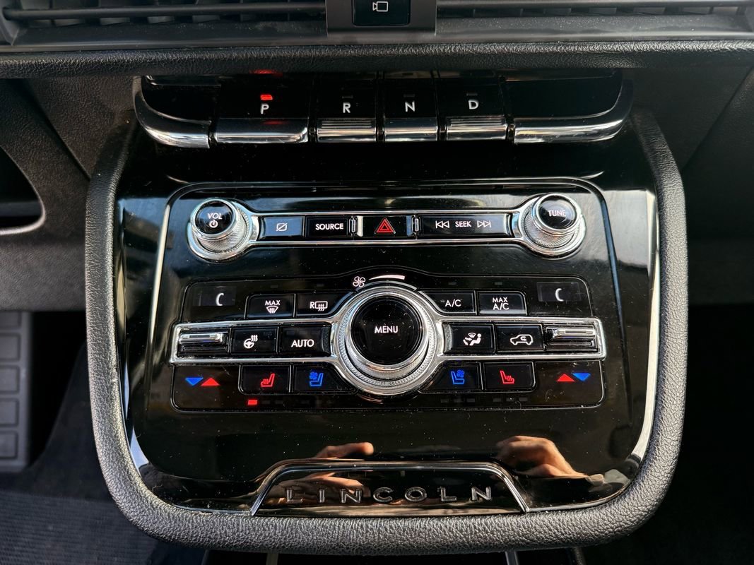 Used 2020 Lincoln Corsair Reserve w/ Equipment Group 201A image 22