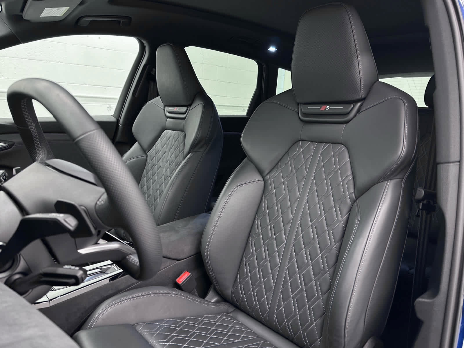 Used 2025 Audi SQ6 e-tron Prestige w/ 21" Black Optic Wheel Package image 13