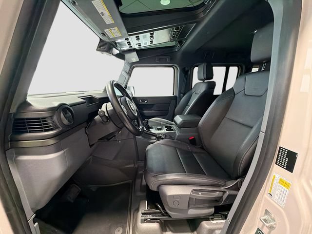 Used 2025 INEOS Grenadier Station Wagon AWD/4WD image 17