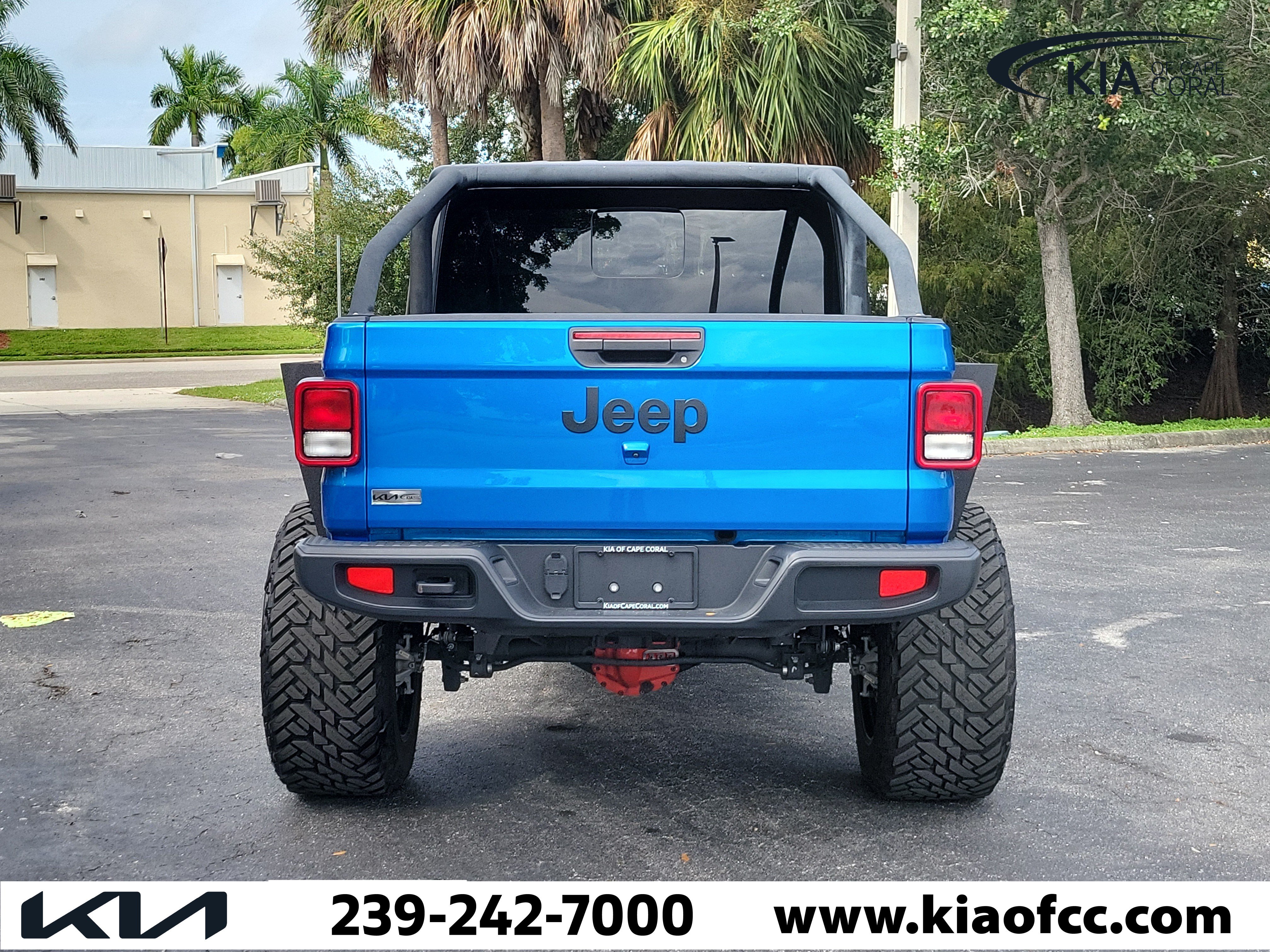 Used 2024 Jeep Gladiator Sport AWD/4WD image 5