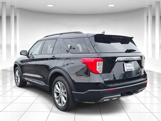 Used 2023 Ford Explorer XLT w/ Equipment Group 202A image 3