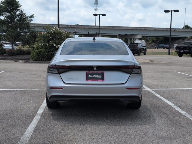 Certified 2025 Honda Accord SE image 6