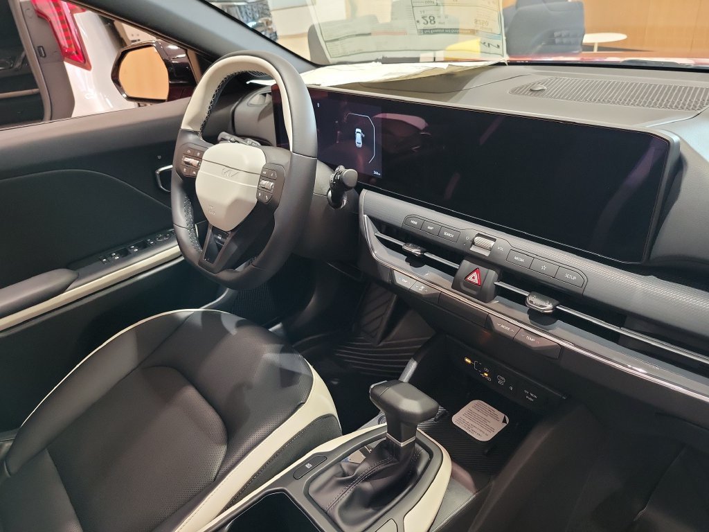 New 2026 Kia K4 GT-Line Turbo FWD image 8