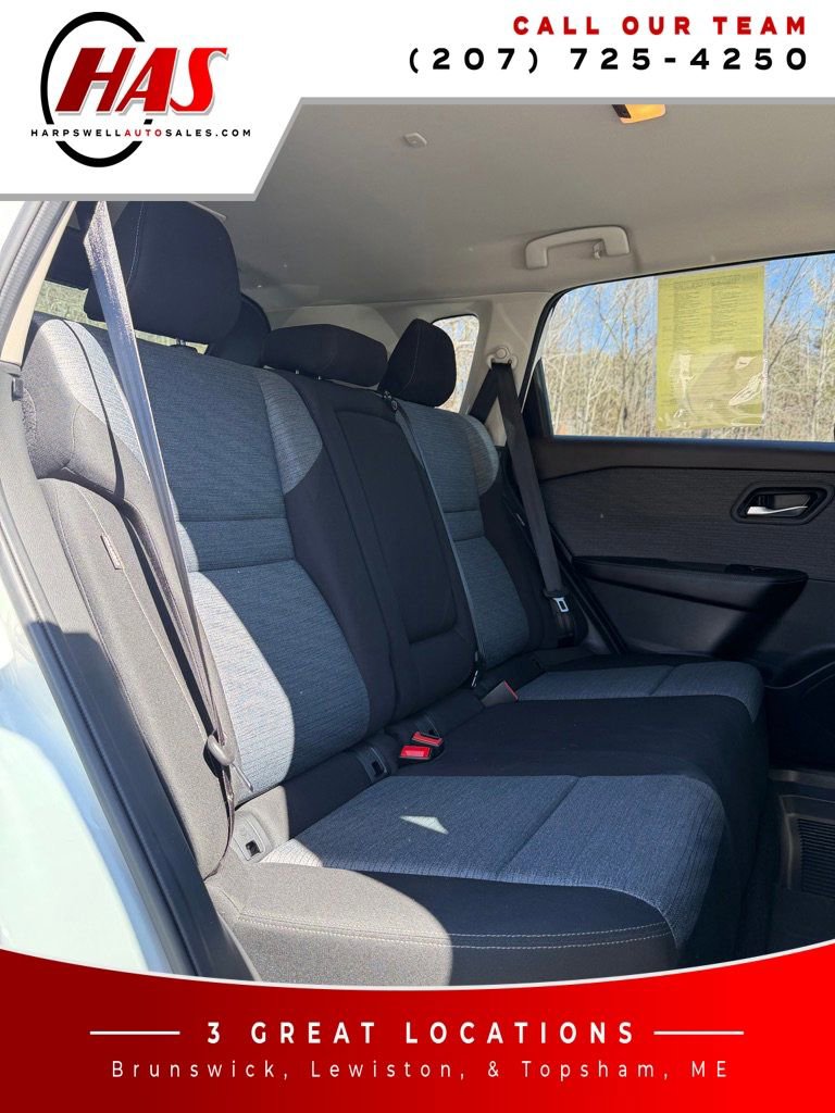 Used 2023 Nissan Rogue SV image 12