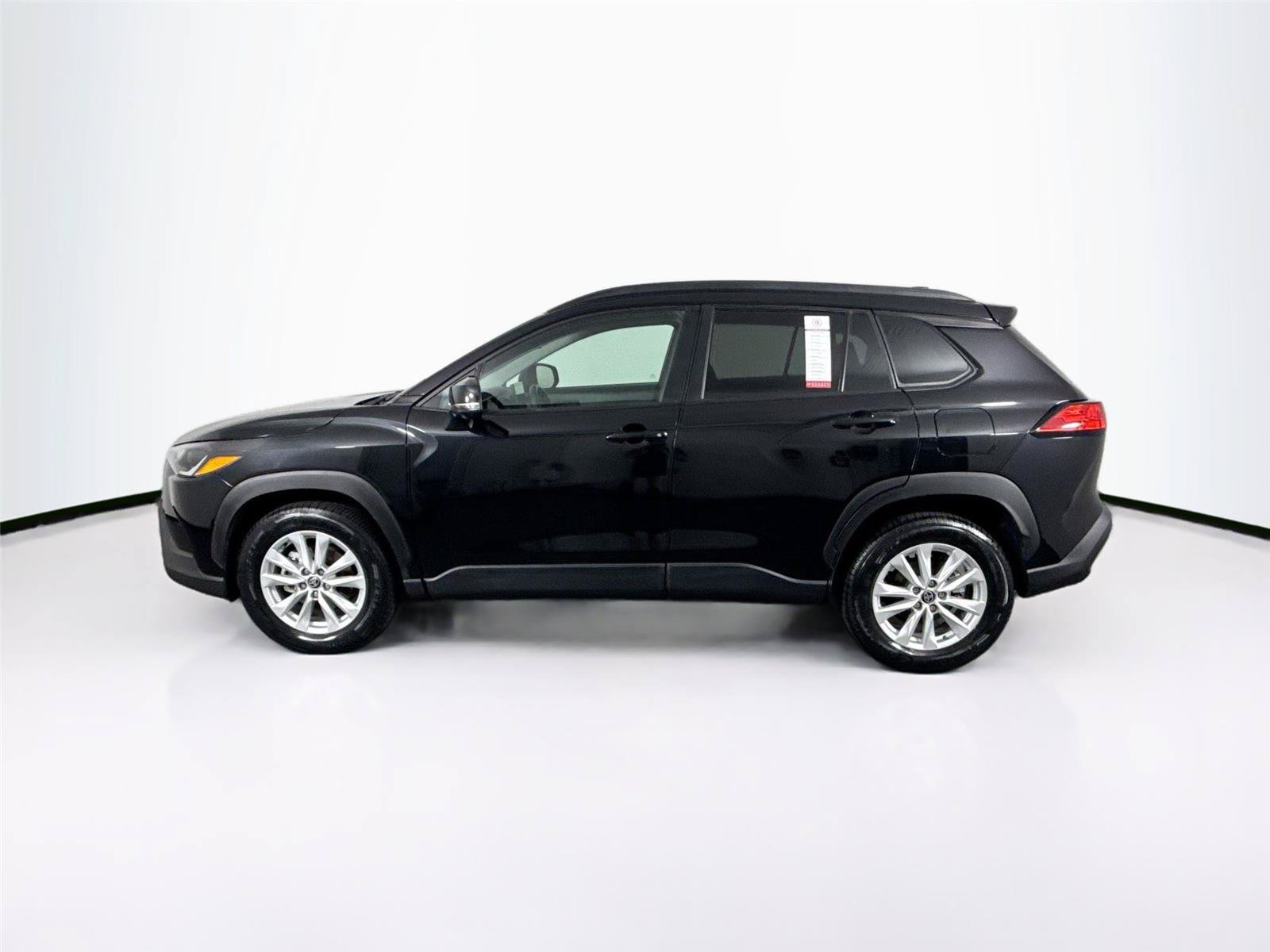 Certified 2023 Toyota Corolla Cross LE FWD image 13